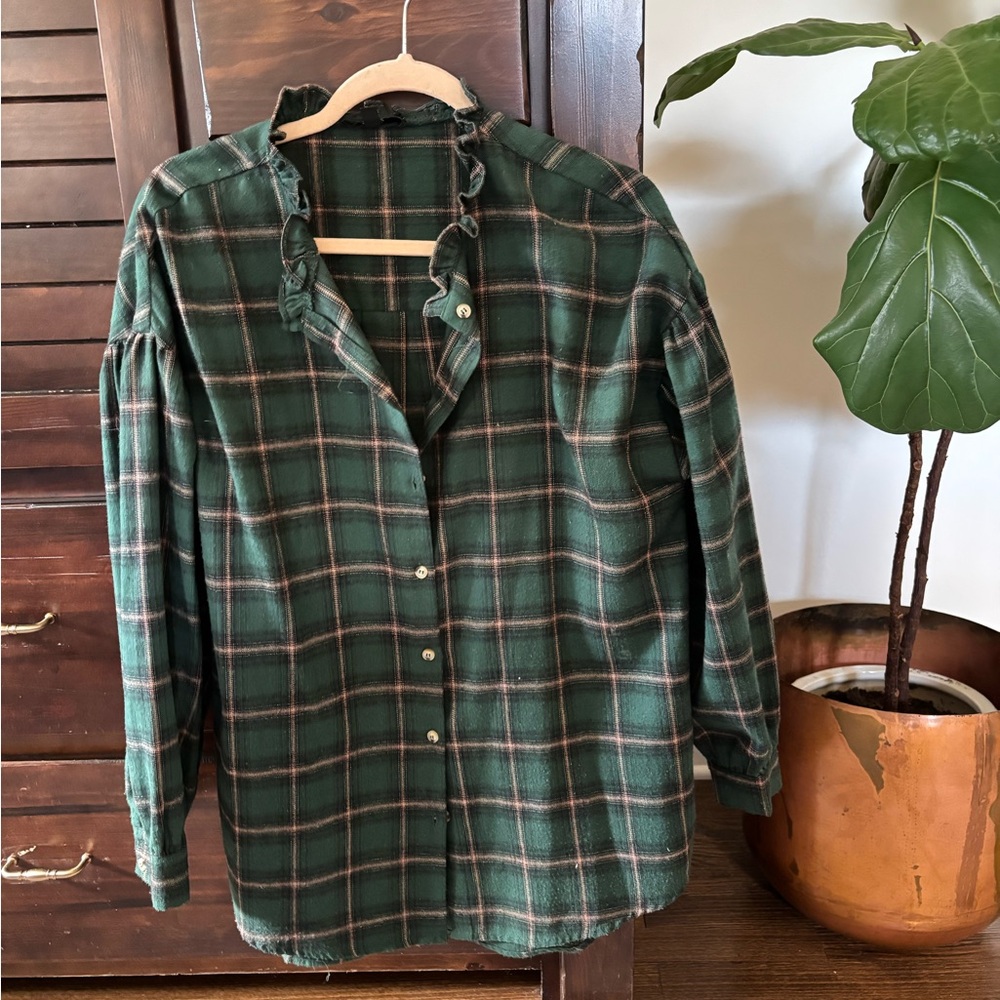 Green Plaid Ruffle-Collar Women’s Flannel